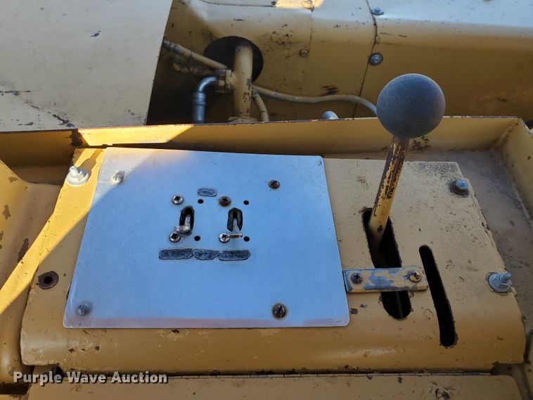 image for item IT9800 1978 Caterpillar 613B  water wagon