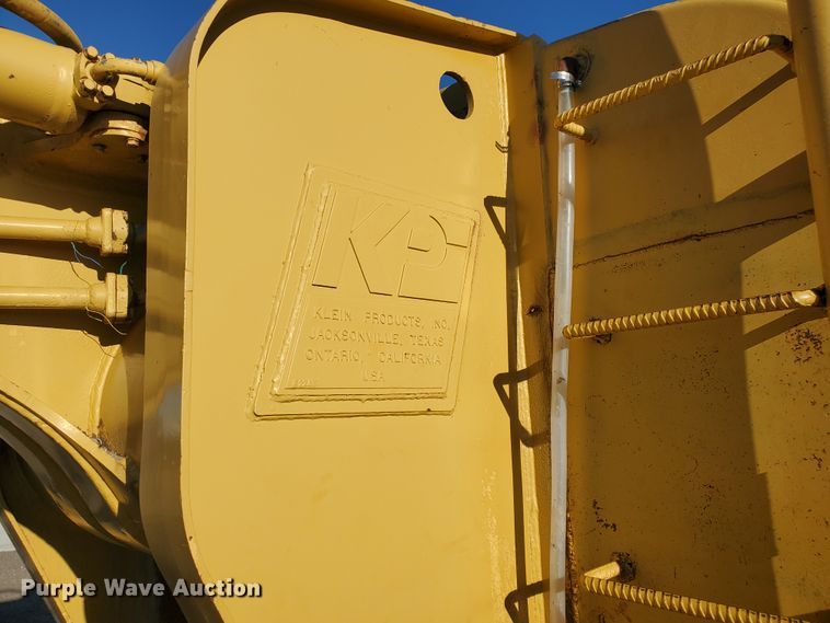 image for item IT9800 1978 Caterpillar 613B  water wagon