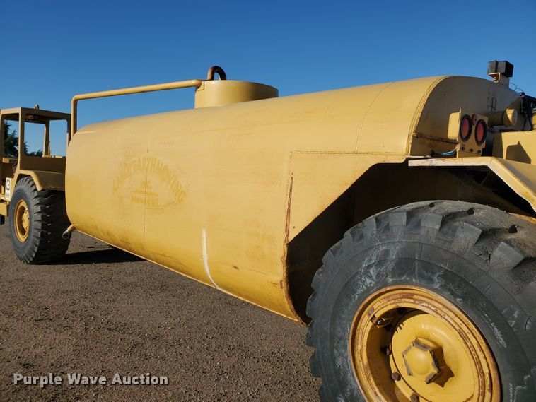 image for item IT9800 1978 Caterpillar 613B  water wagon