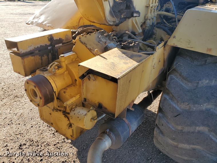 image for item IT9800 1978 Caterpillar 613B  water wagon