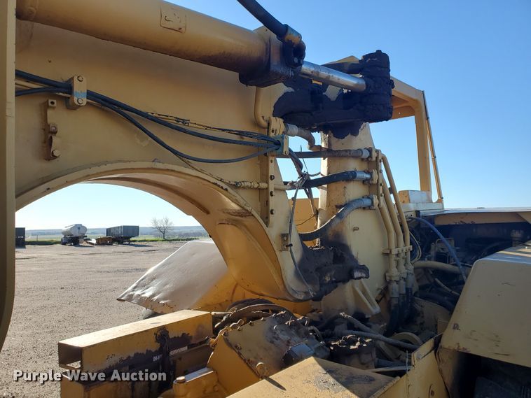 image for item IT9800 1978 Caterpillar 613B  water wagon