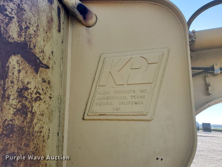 image for item IT9800 1978 Caterpillar 613B  water wagon