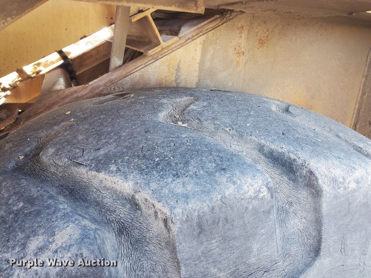 image for item IT9800 1978 Caterpillar 613B  water wagon