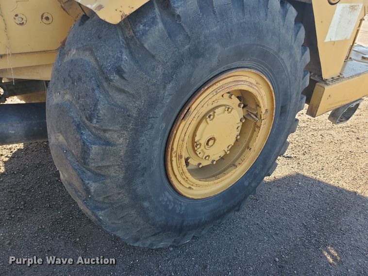 image for item IT9800 1978 Caterpillar 613B  water wagon