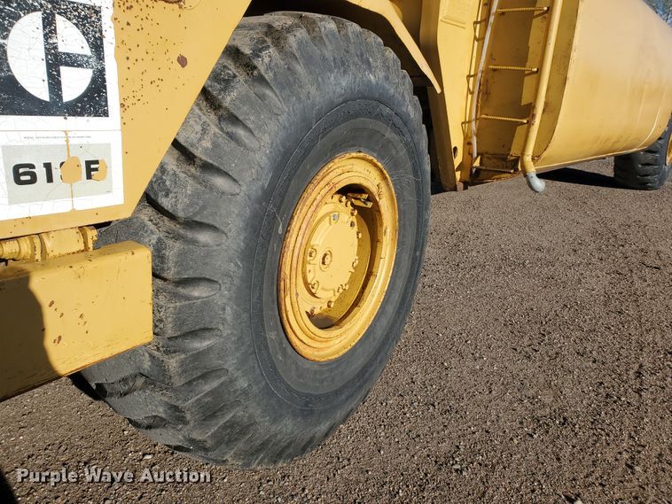 image for item IT9800 1978 Caterpillar 613B  water wagon