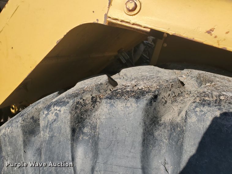 image for item IT9800 1978 Caterpillar 613B  water wagon