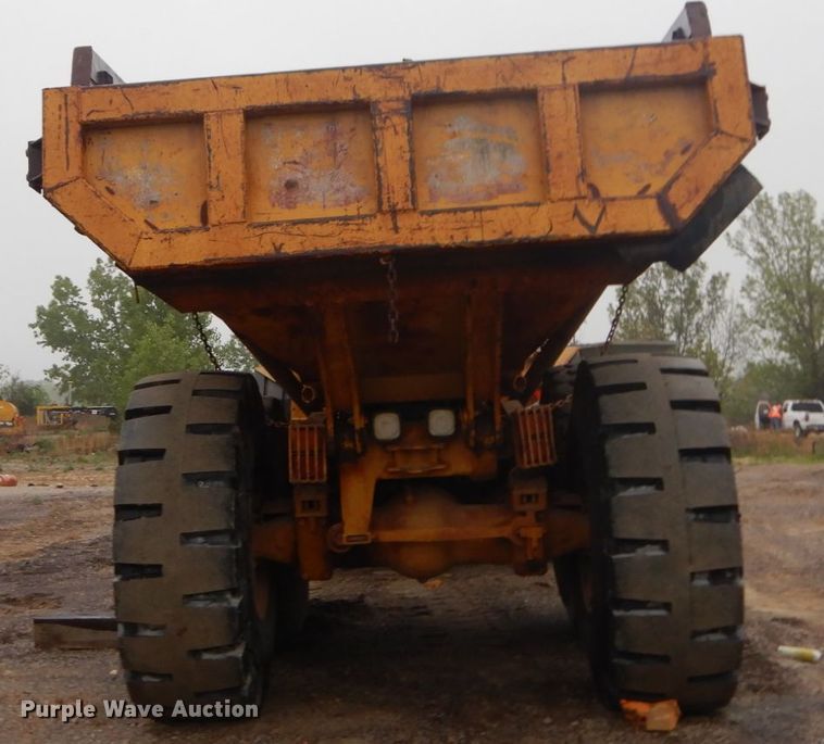 image for item IY9702 1993 Caterpillar D250D  haul truck