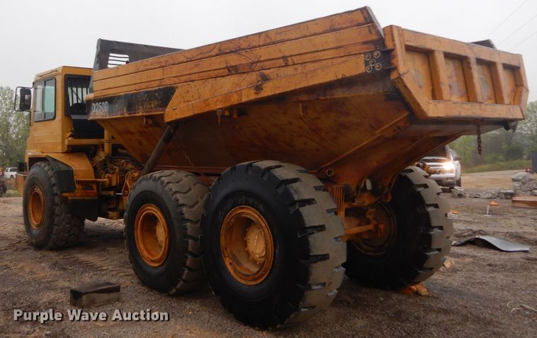 image for item IY9702 1993 Caterpillar D250D  haul truck
