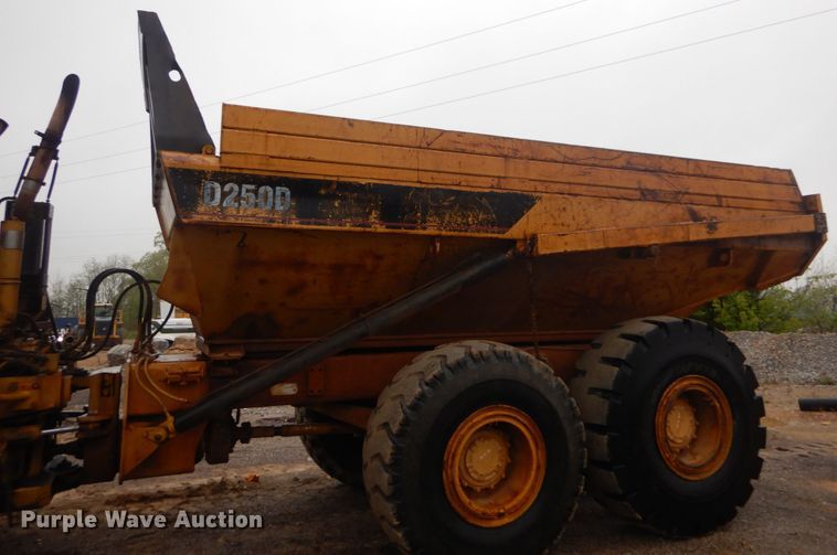 image for item IY9702 1993 Caterpillar D250D  haul truck