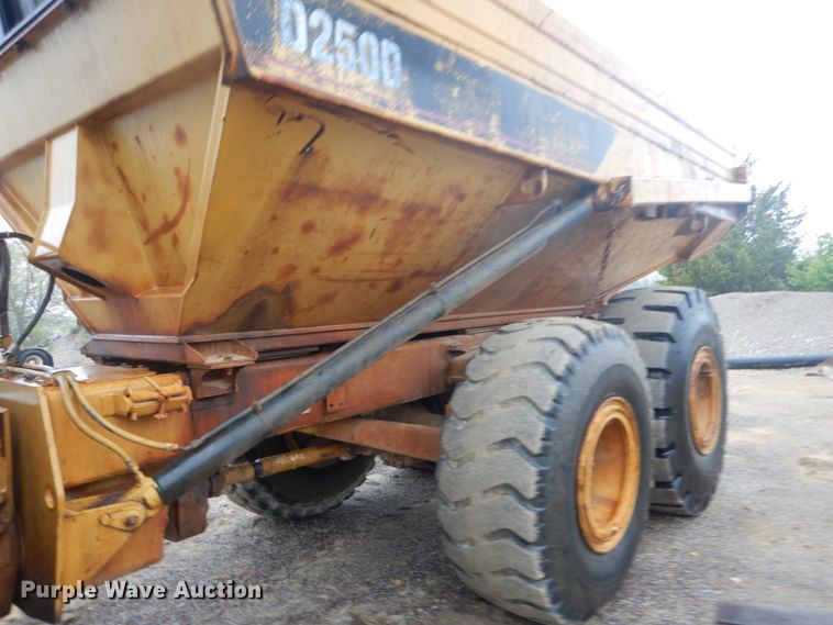 image for item IY9702 1993 Caterpillar D250D  haul truck