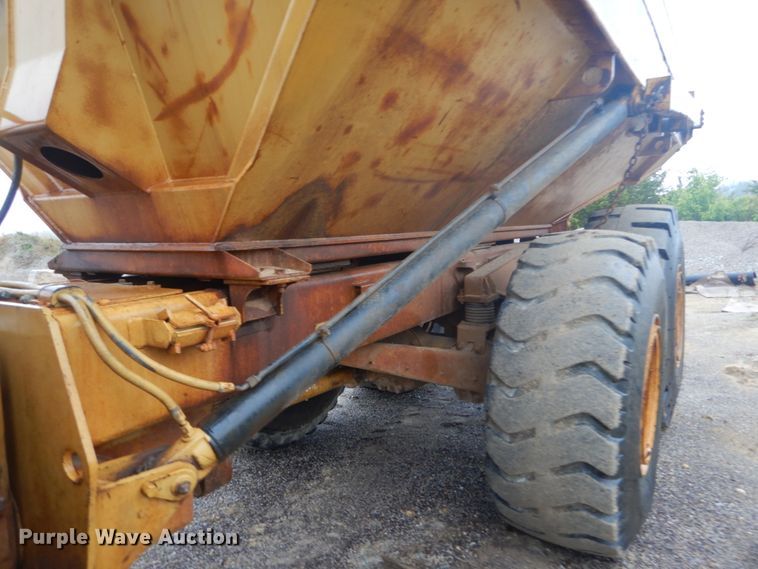 image for item IY9702 1993 Caterpillar D250D  haul truck