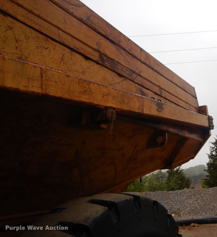 image for item IY9702 1993 Caterpillar D250D  haul truck