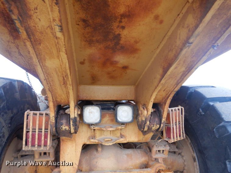 image for item IY9702 1993 Caterpillar D250D  haul truck