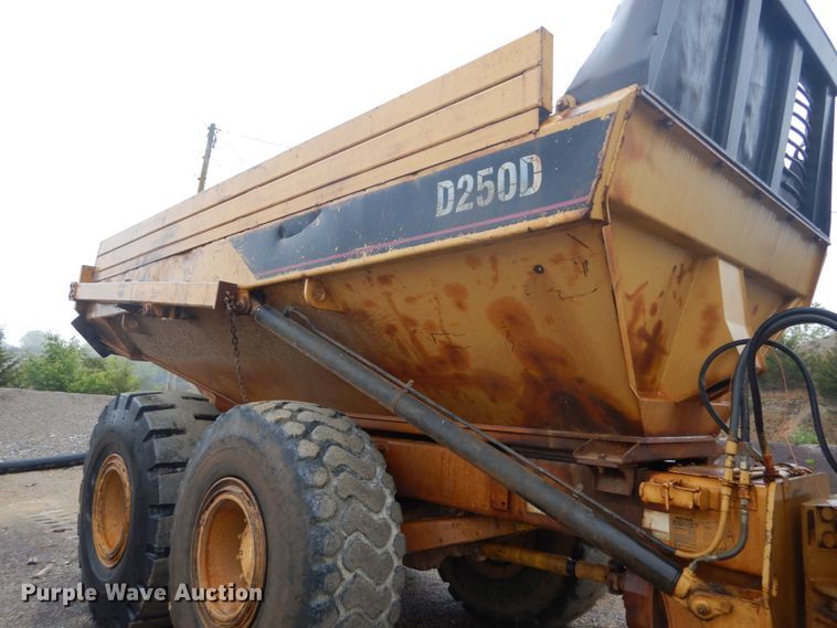 image for item IY9702 1993 Caterpillar D250D  haul truck
