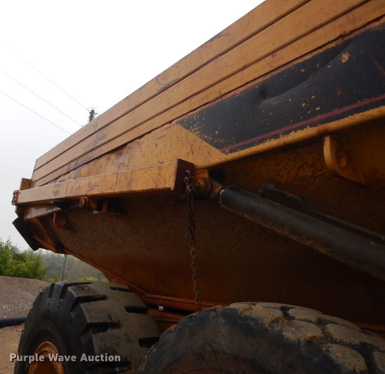 image for item IY9702 1993 Caterpillar D250D  haul truck