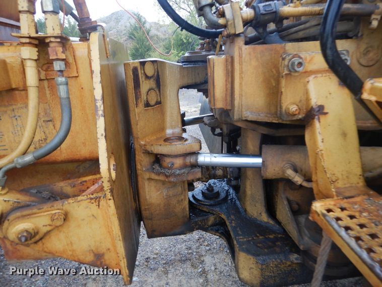 image for item IY9702 1993 Caterpillar D250D  haul truck