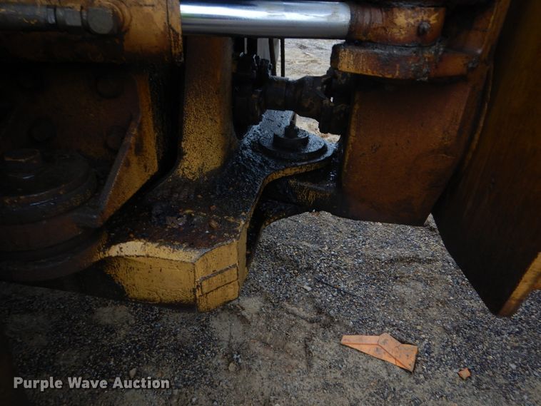 image for item IY9702 1993 Caterpillar D250D  haul truck