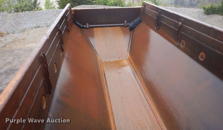 image for item IY9702 1993 Caterpillar D250D  haul truck