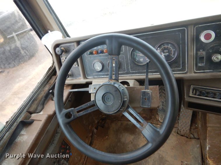 image for item IY9702 1993 Caterpillar D250D  haul truck