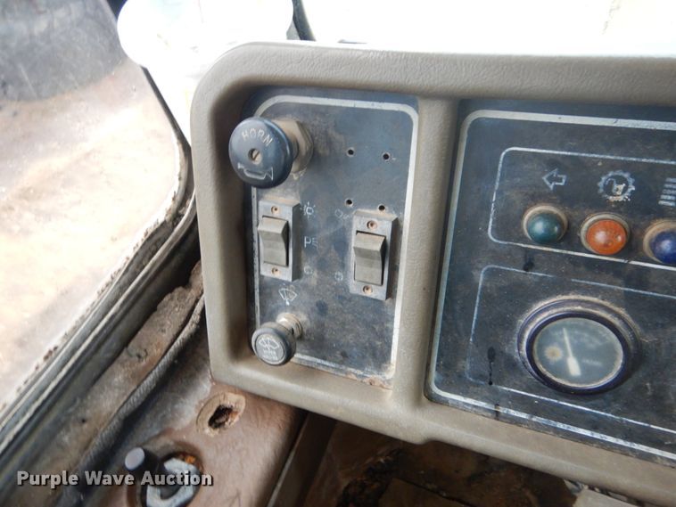 image for item IY9702 1993 Caterpillar D250D  haul truck