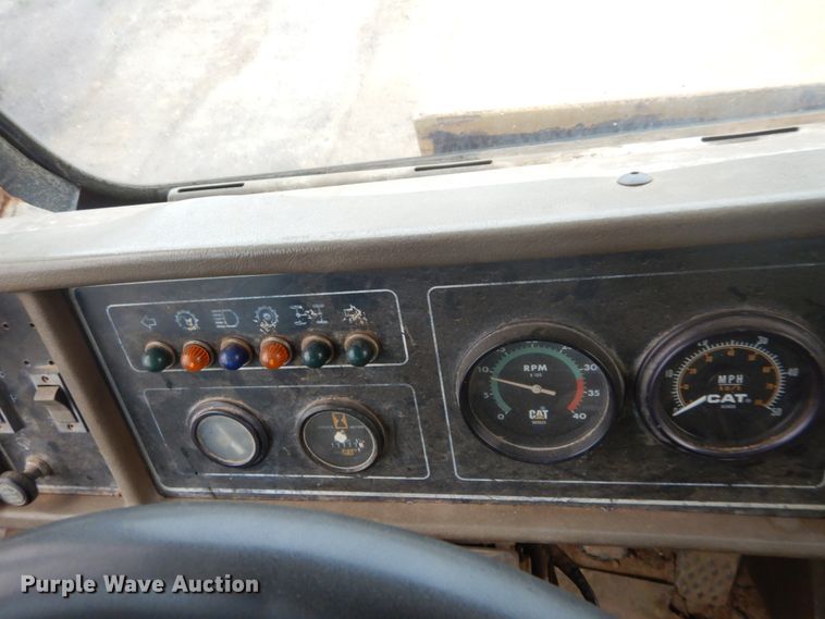 image for item IY9702 1993 Caterpillar D250D  haul truck