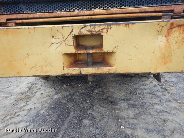 image for item IY9702 1993 Caterpillar D250D  haul truck