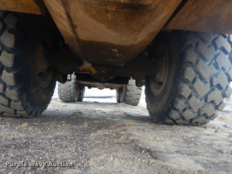 image for item IY9702 1993 Caterpillar D250D  haul truck