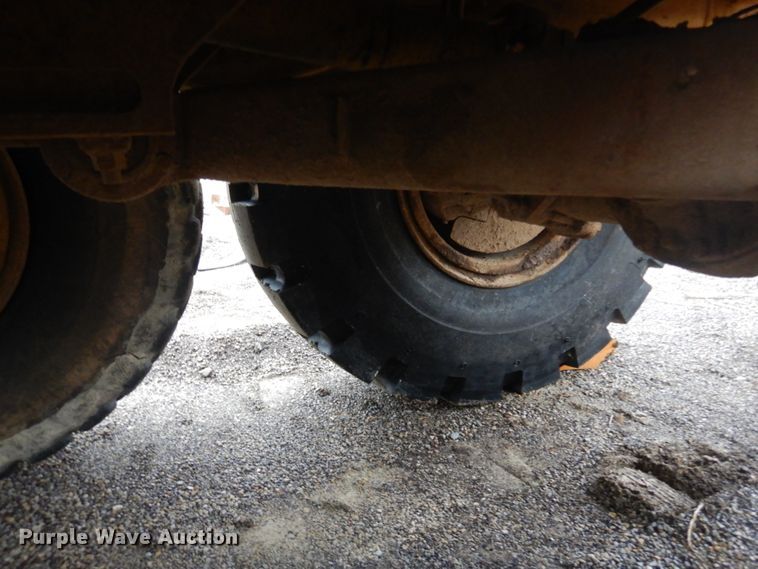 image for item IY9702 1993 Caterpillar D250D  haul truck