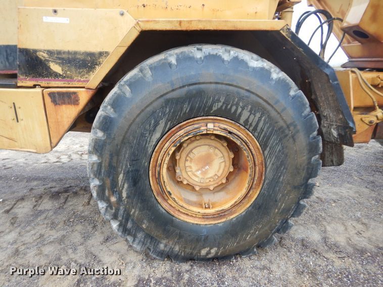 image for item IY9702 1993 Caterpillar D250D  haul truck