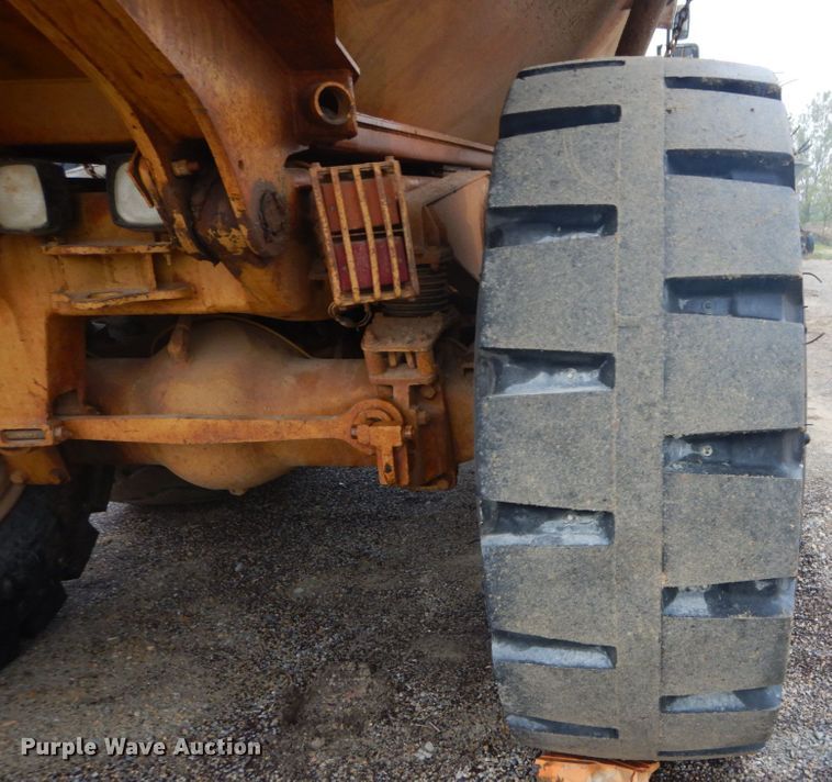 image for item IY9702 1993 Caterpillar D250D  haul truck