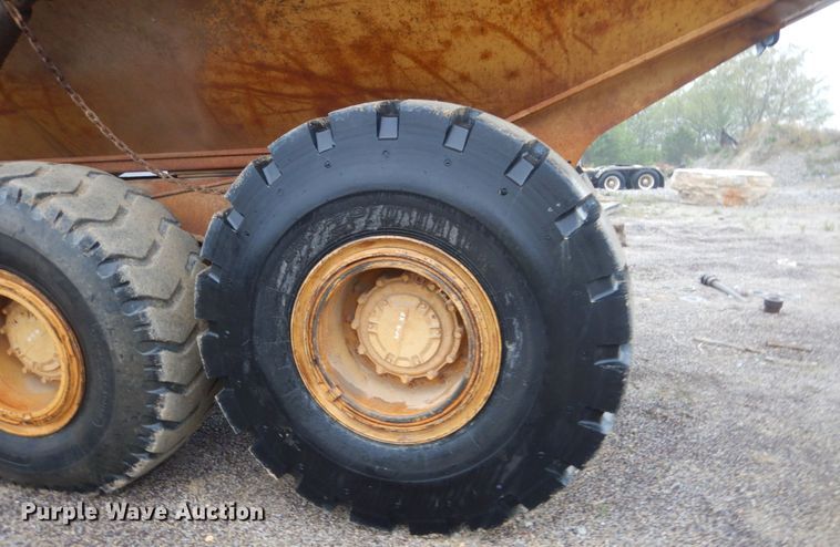 image for item IY9702 1993 Caterpillar D250D  haul truck