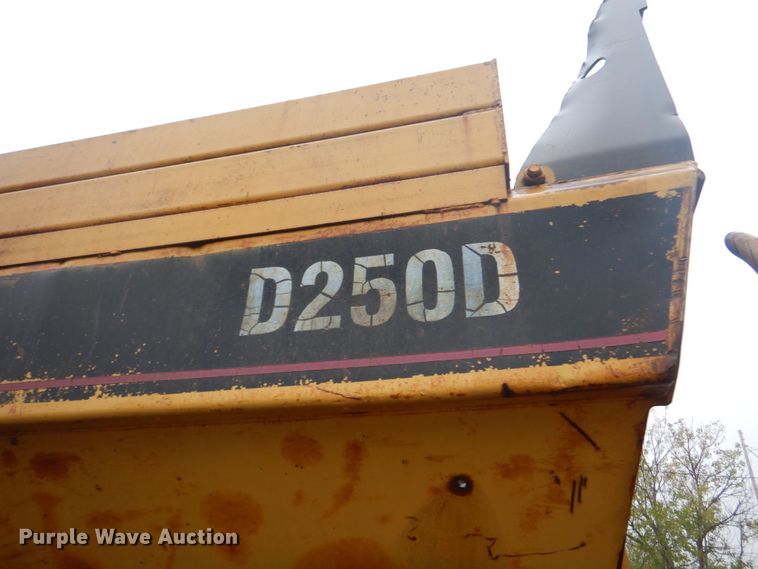 image for item IY9702 1993 Caterpillar D250D  haul truck