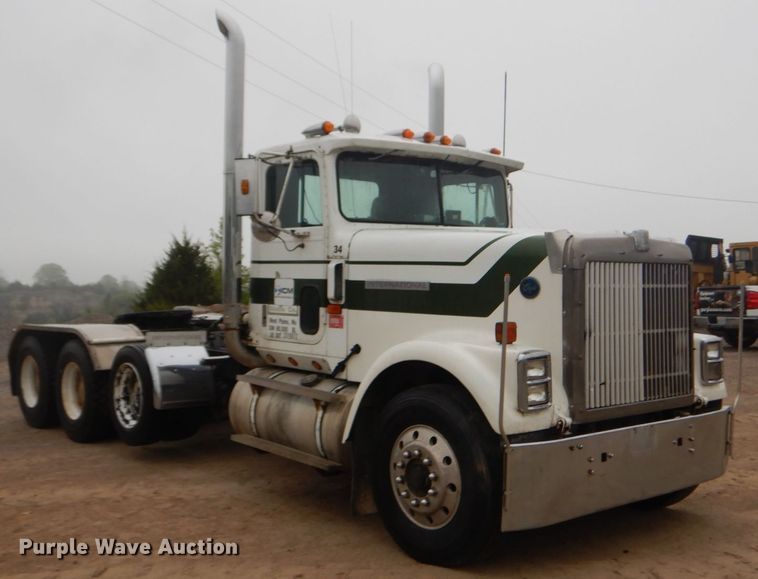 image for item IY9703 1985 International F9370  semi truck