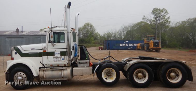 image for item IY9703 1985 International F9370  semi truck