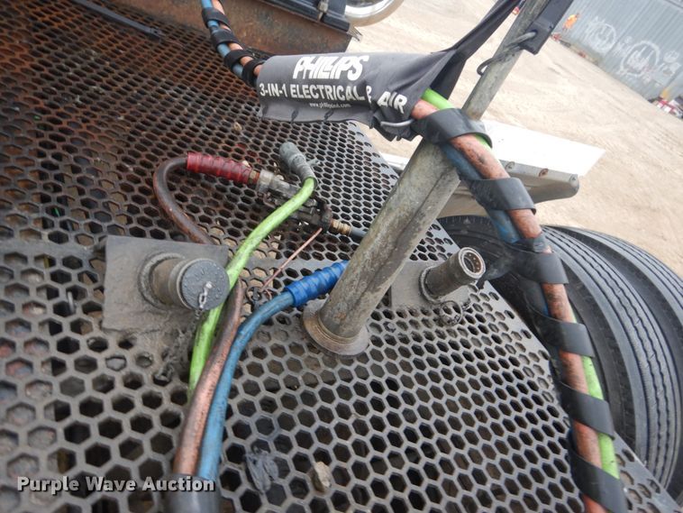 image for item IY9703 1985 International F9370  semi truck