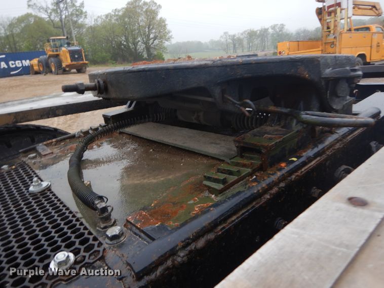 image for item IY9703 1985 International F9370  semi truck