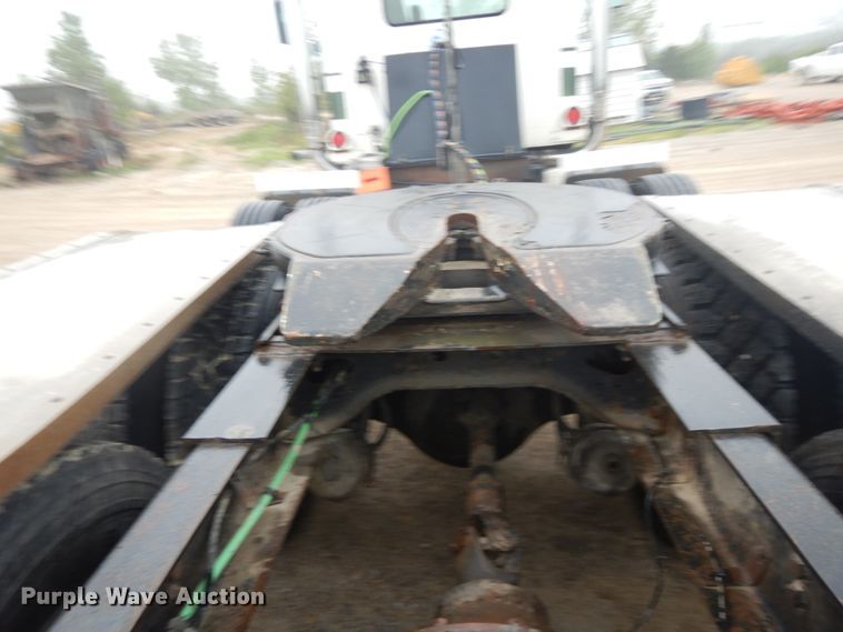 image for item IY9703 1985 International F9370  semi truck