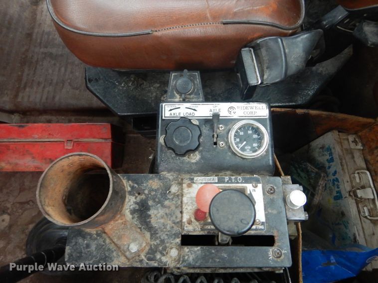 image for item IY9703 1985 International F9370  semi truck