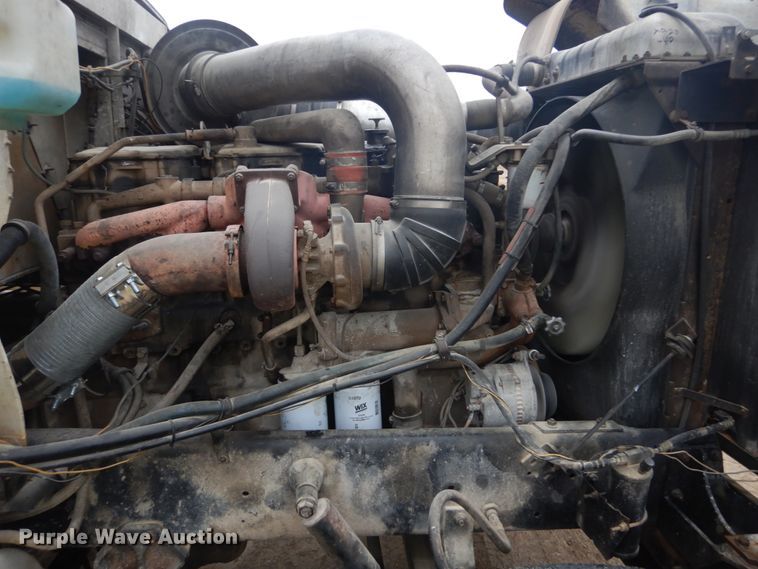 image for item IY9703 1985 International F9370  semi truck