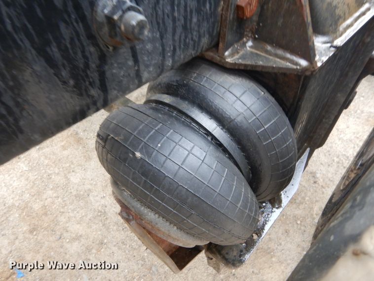 image for item IY9703 1985 International F9370  semi truck