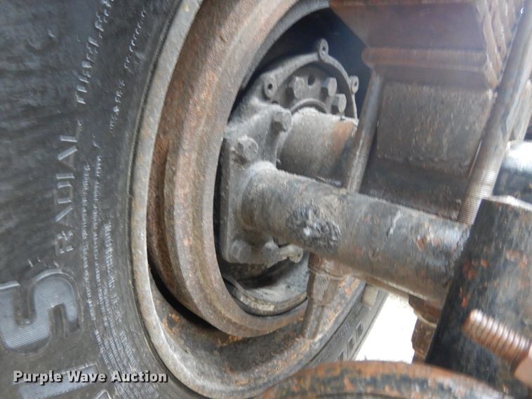 image for item IY9703 1985 International F9370  semi truck