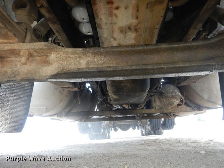 image for item IY9703 1985 International F9370  semi truck