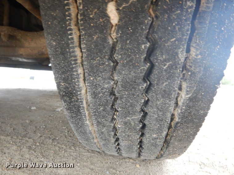 image for item IY9703 1985 International F9370  semi truck