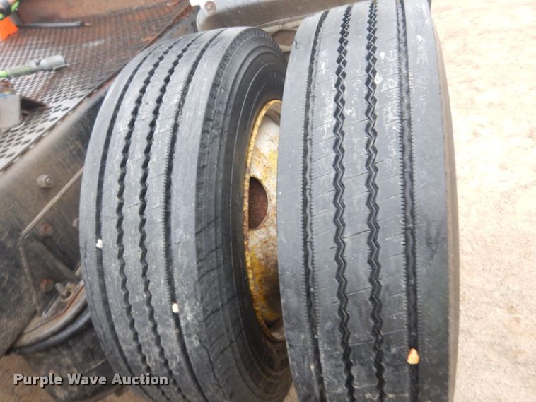 image for item IY9703 1985 International F9370  semi truck