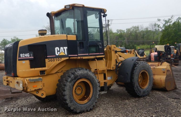image for item IY9705 2001 Caterpillar 924GZ  wheel loader