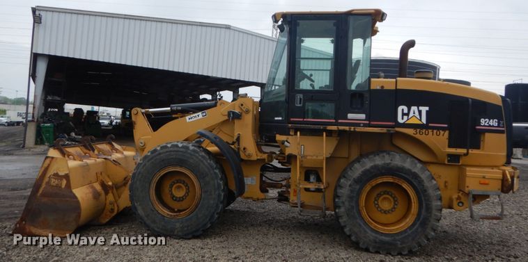 image for item IY9705 2001 Caterpillar 924GZ  wheel loader