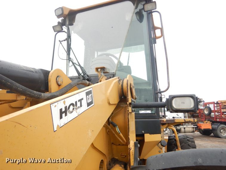 image for item IY9705 2001 Caterpillar 924GZ  wheel loader