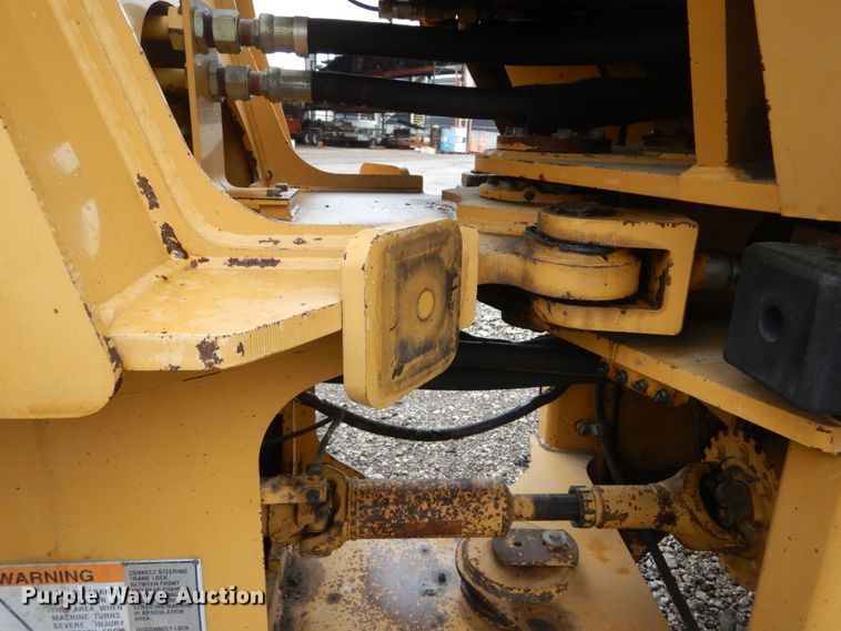 image for item IY9705 2001 Caterpillar 924GZ  wheel loader