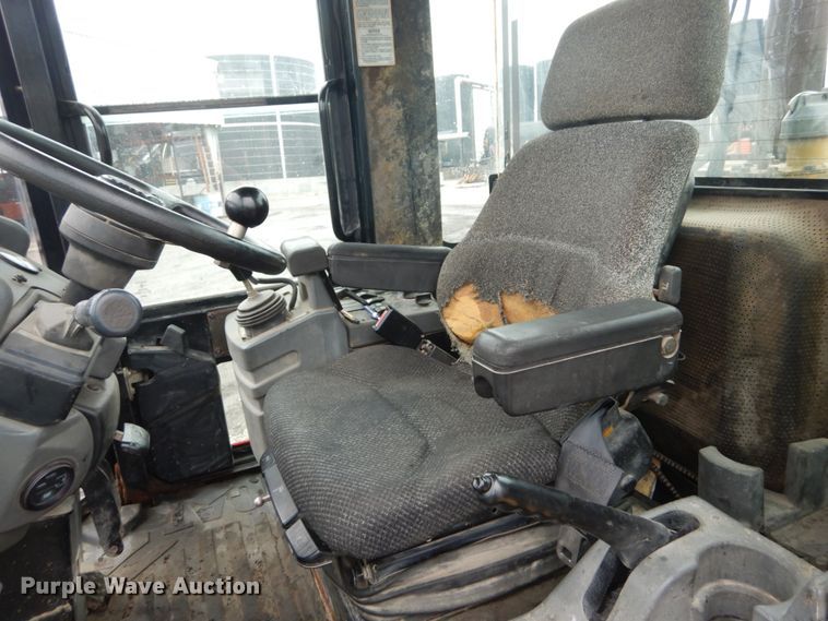 image for item IY9705 2001 Caterpillar 924GZ  wheel loader