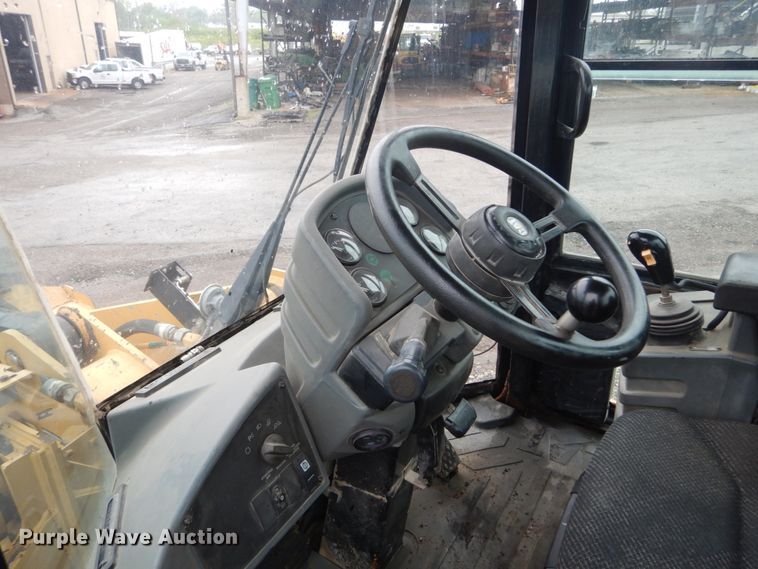 image for item IY9705 2001 Caterpillar 924GZ  wheel loader